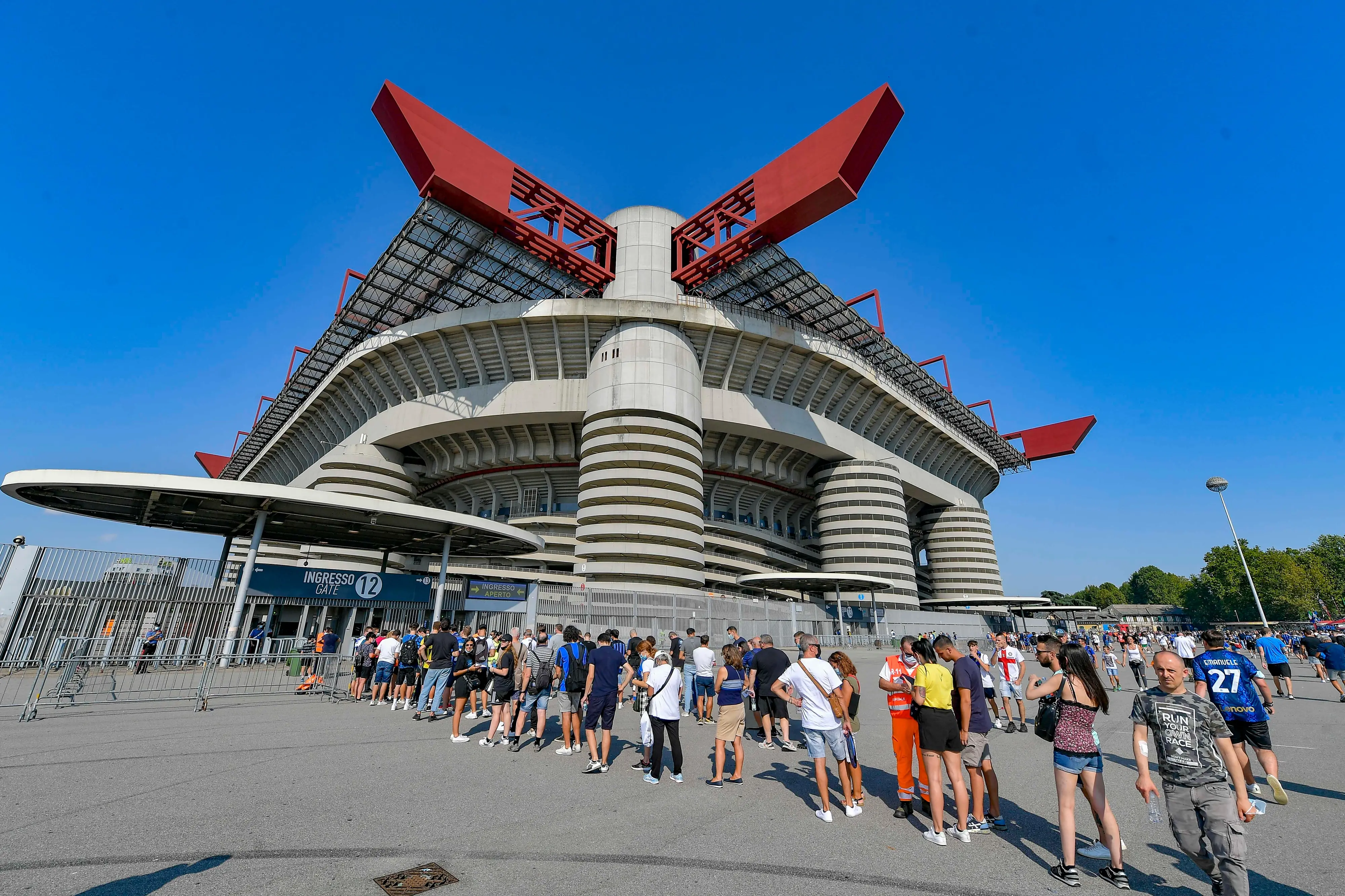 Il futuro di San Siro? “Il vincolo decade se Milan e Inter acquistano lo stadio”. Sala chiede di fare il “prezzo” all’Agenzia delle Entrate