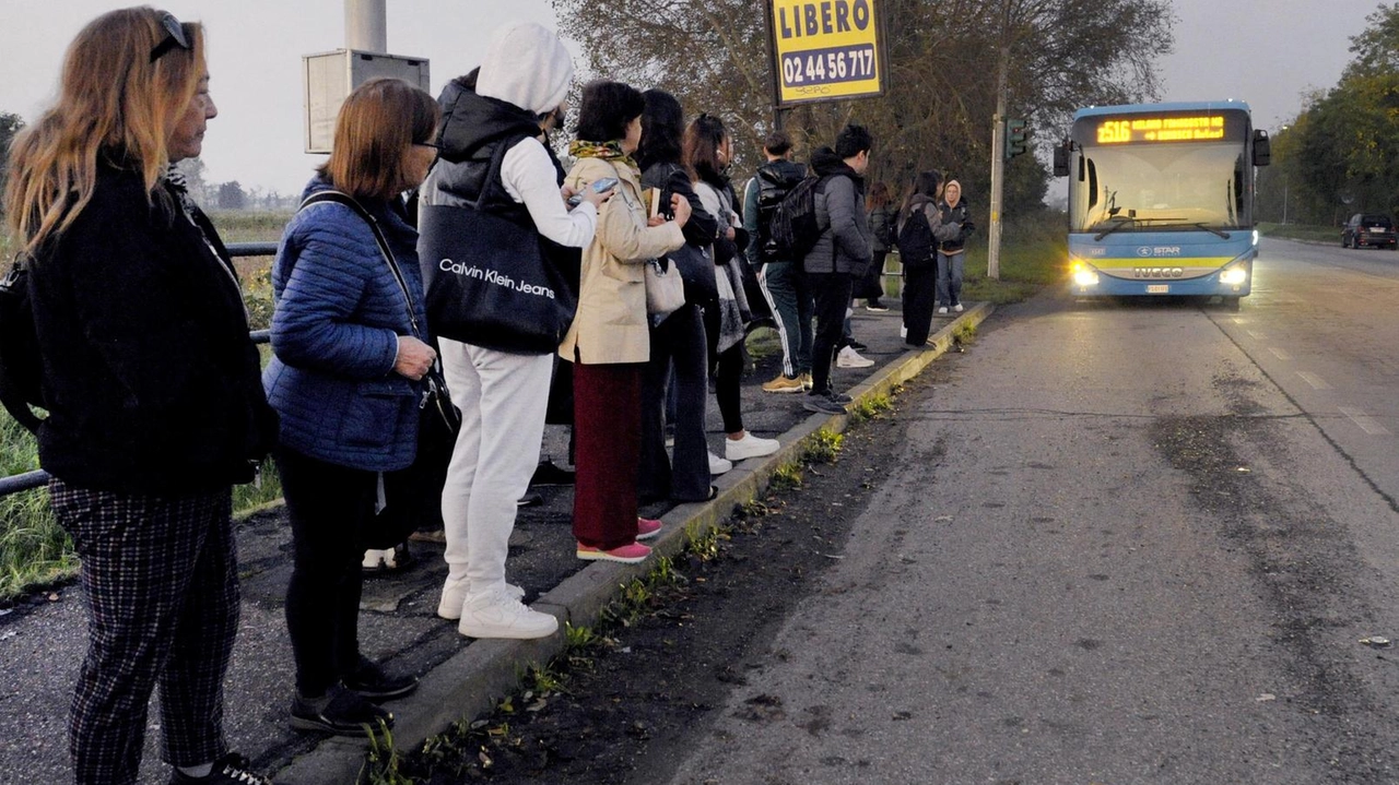 Summit tra Città Metropolitana, sindaci del Sud-Ovest, Stav e Star Mobility. Fra le ipotesi: rimodulare le corse, bus capienti, affitti calmierati per gli autisti.