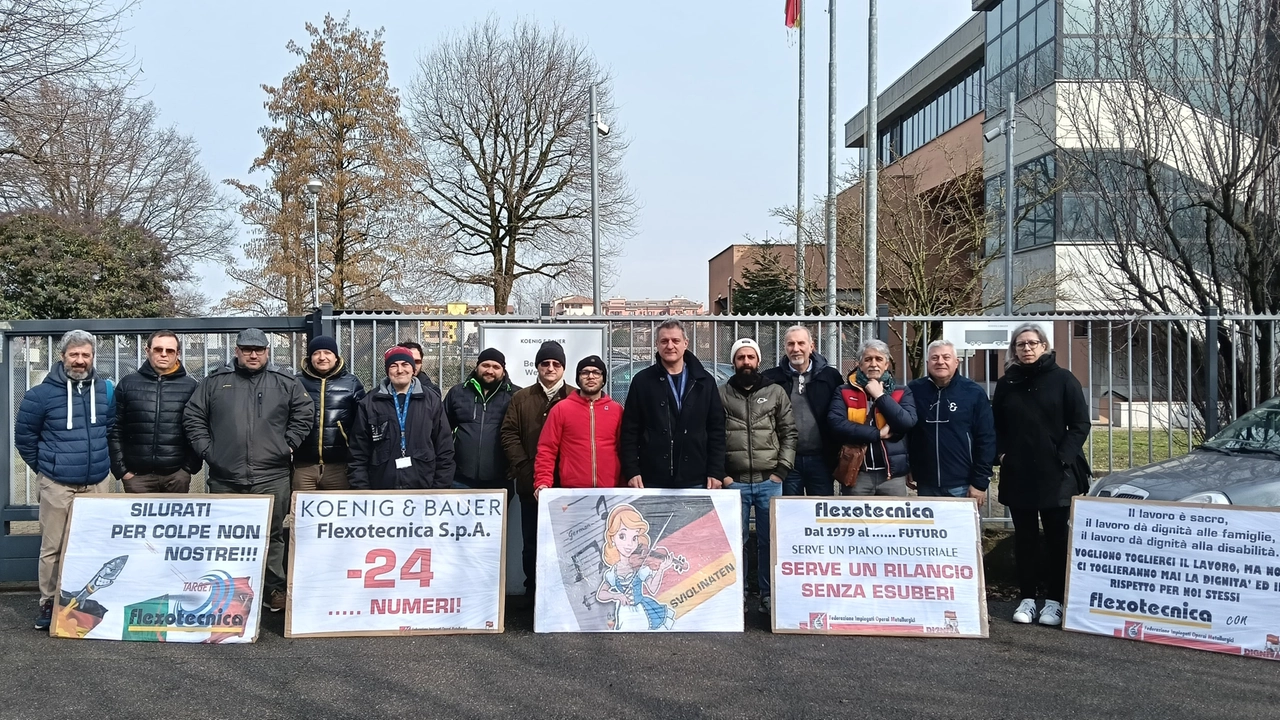 Protesta dei dipendenti dell’azienda metalmeccanica Koeing & Bauer