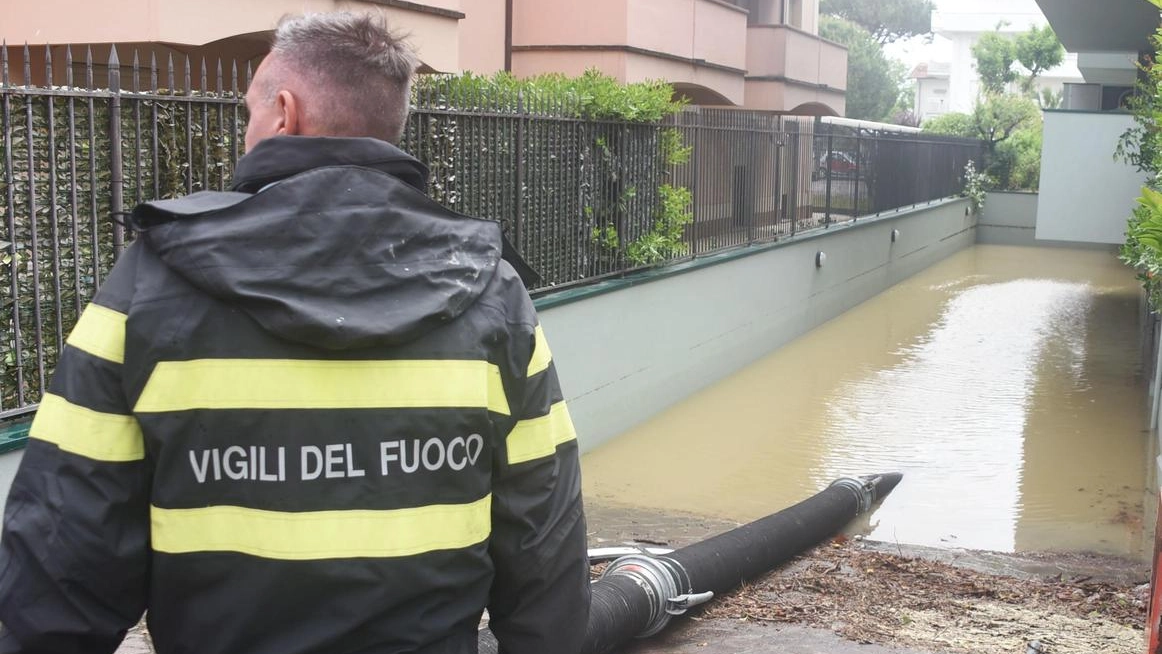 Blevio, si spala il fango. Como attende i geologi per Civiglio