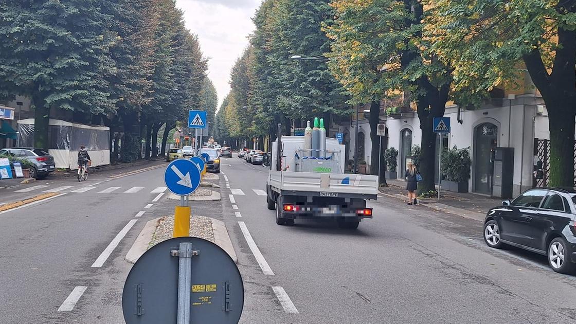 Lodi, mille firme per traffico e parcheggi. Corso Mazzini: “Ignorato l’appello”