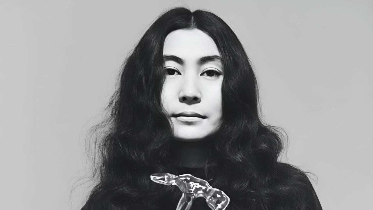 Le opere di Yoko Ono saranno in mostra alla Galleria Caldirola fino al 14 febbraio