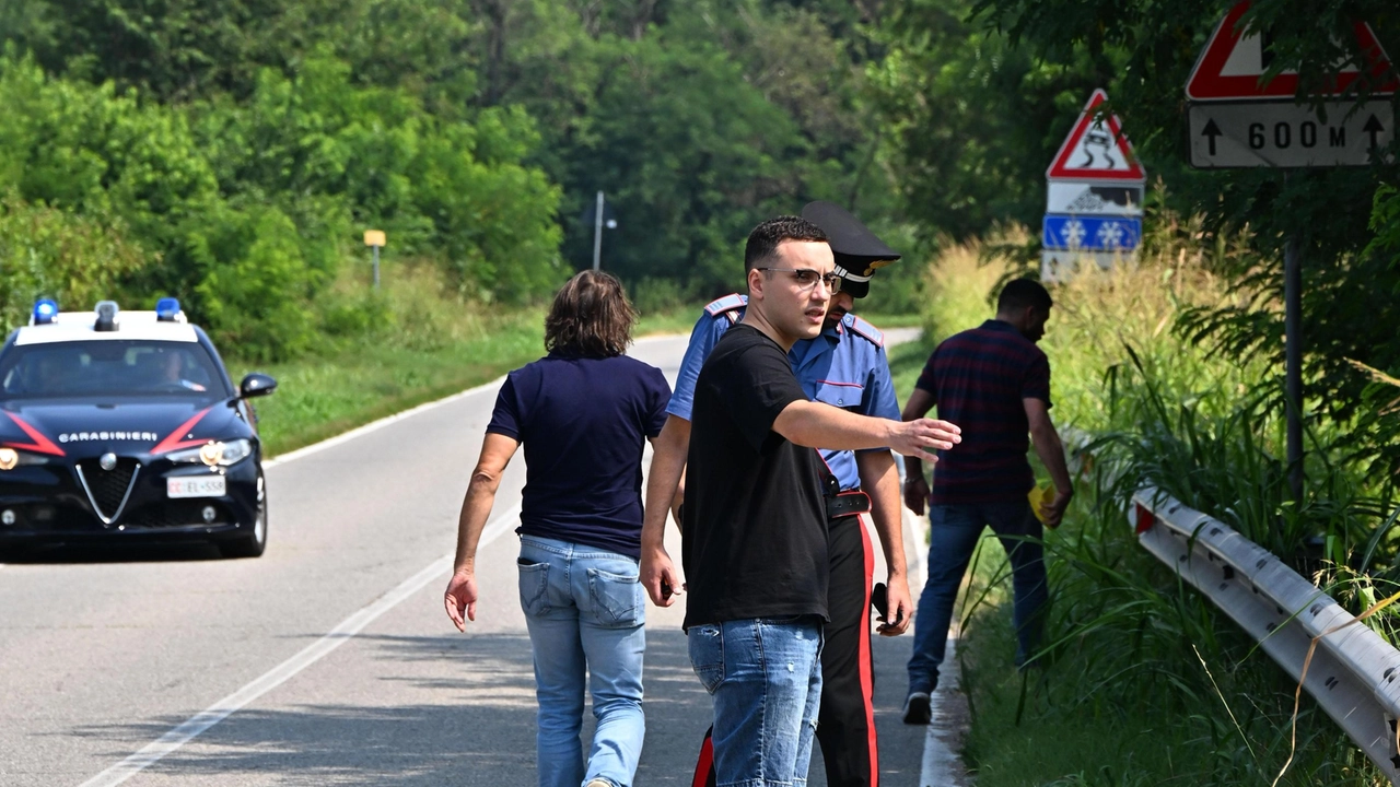 Ravasio, che viveva a Parabiago con la famiglia, era uno dei titolari della Mail Boxes di Magenta. Nel negozio le immagini delle sue passioni. Carabinieri di Legnano sulle tracce del responsabile.