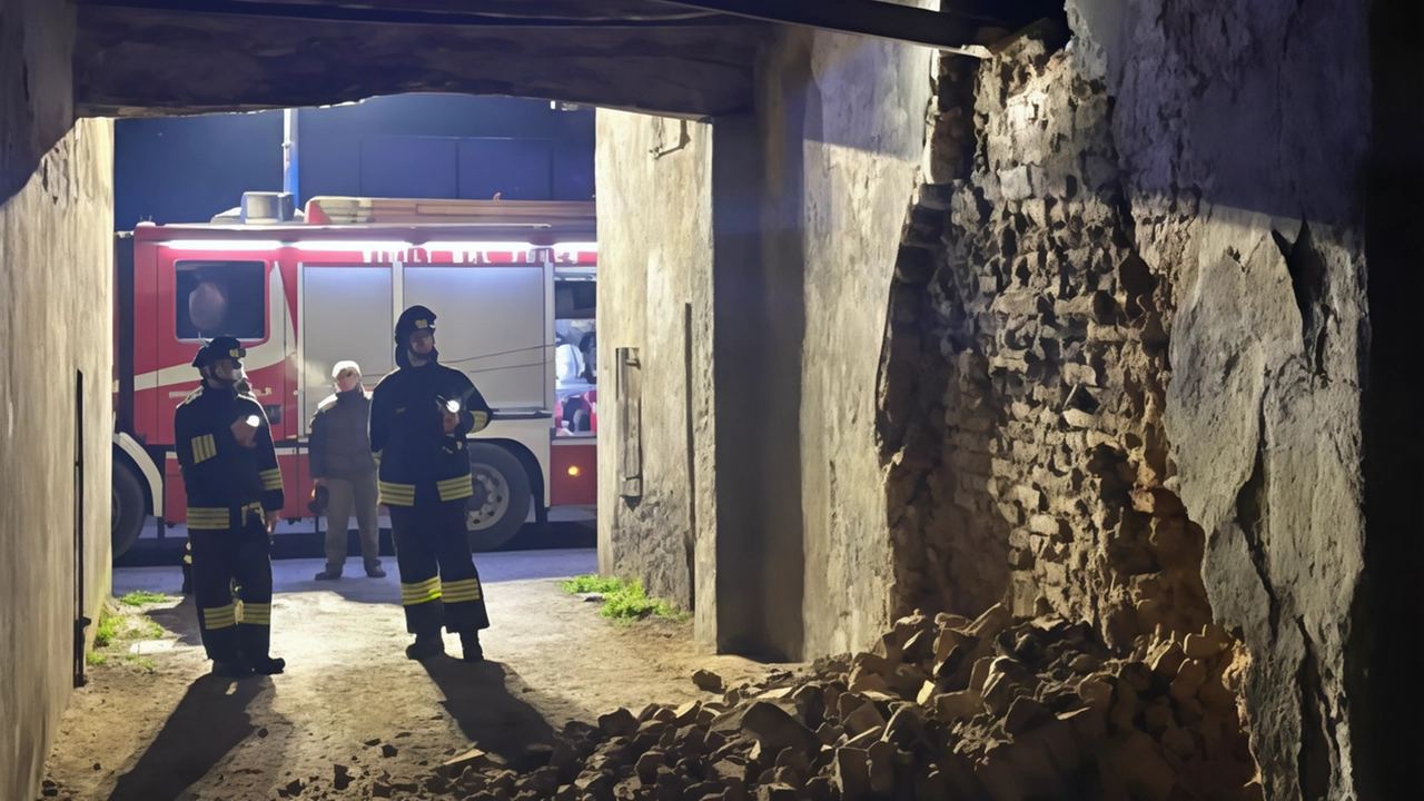 SANT’ANGELO LODIGIANO (Lodi) Crolla una parete di un’abitazione dismessa, paura a Sant’Angelo Lodigiano. Un boato, nella tarda serata di domenica ed...