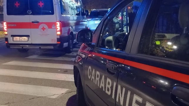 Intervento di ambulanza e carabinieri