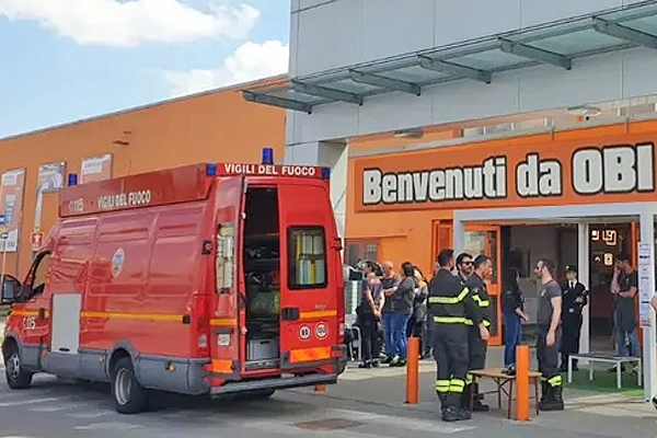 Evacuato il negozio Obi a Curno dopo che i clienti hanno avvertito bruciore agli occhi e alla gola