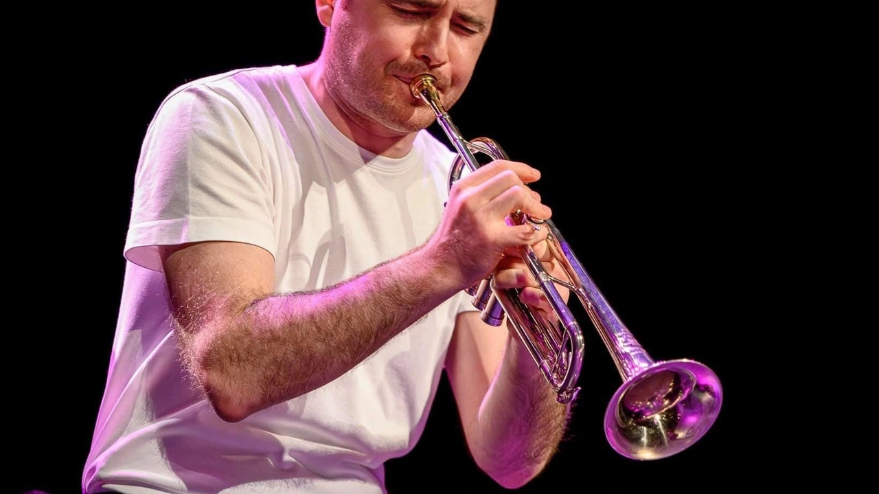 Il trombettista francese David Enhco protagonista del concerto in omaggio a Chet Baker si esibirà nella Sala degli Specchi della Villa Reale di Monza