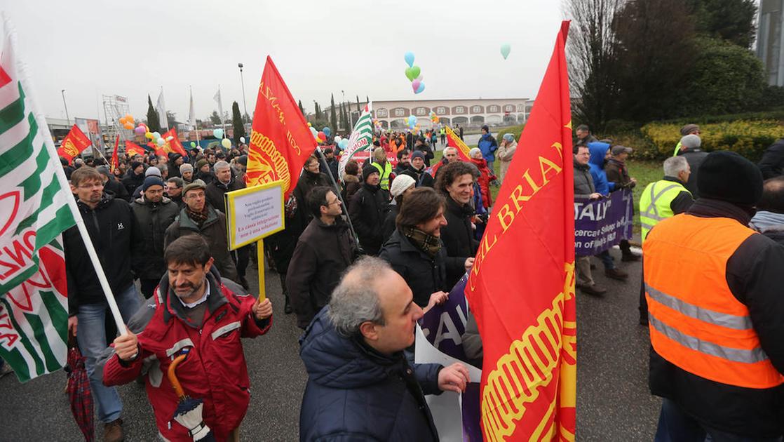 L’ombra dei licenziamenti sulla St di Agrate Brianza: “L’azienda deve dirci come stanno le cose”