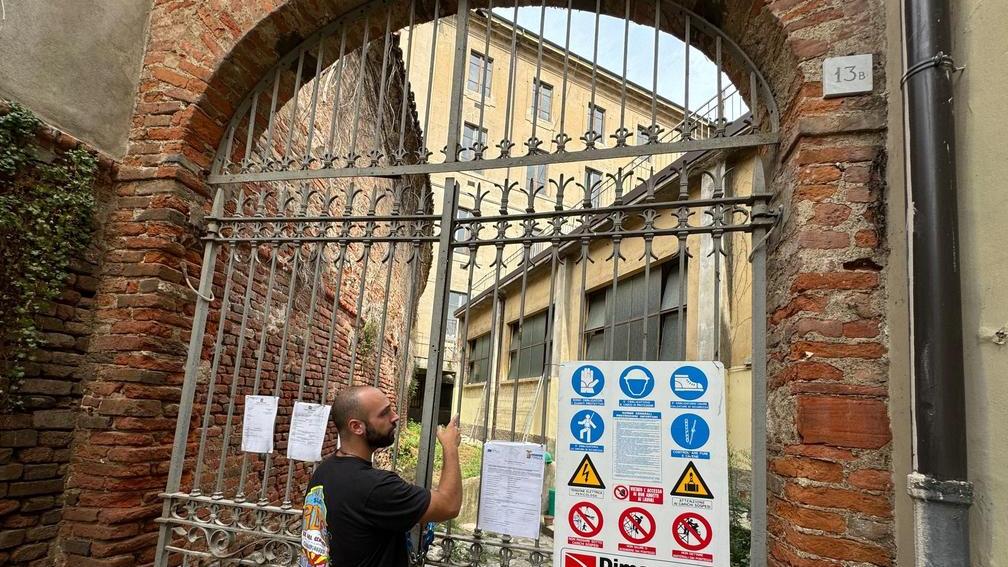 La palestra nel cortile del Cairoli: "Rivedete gli atti in autotutela"