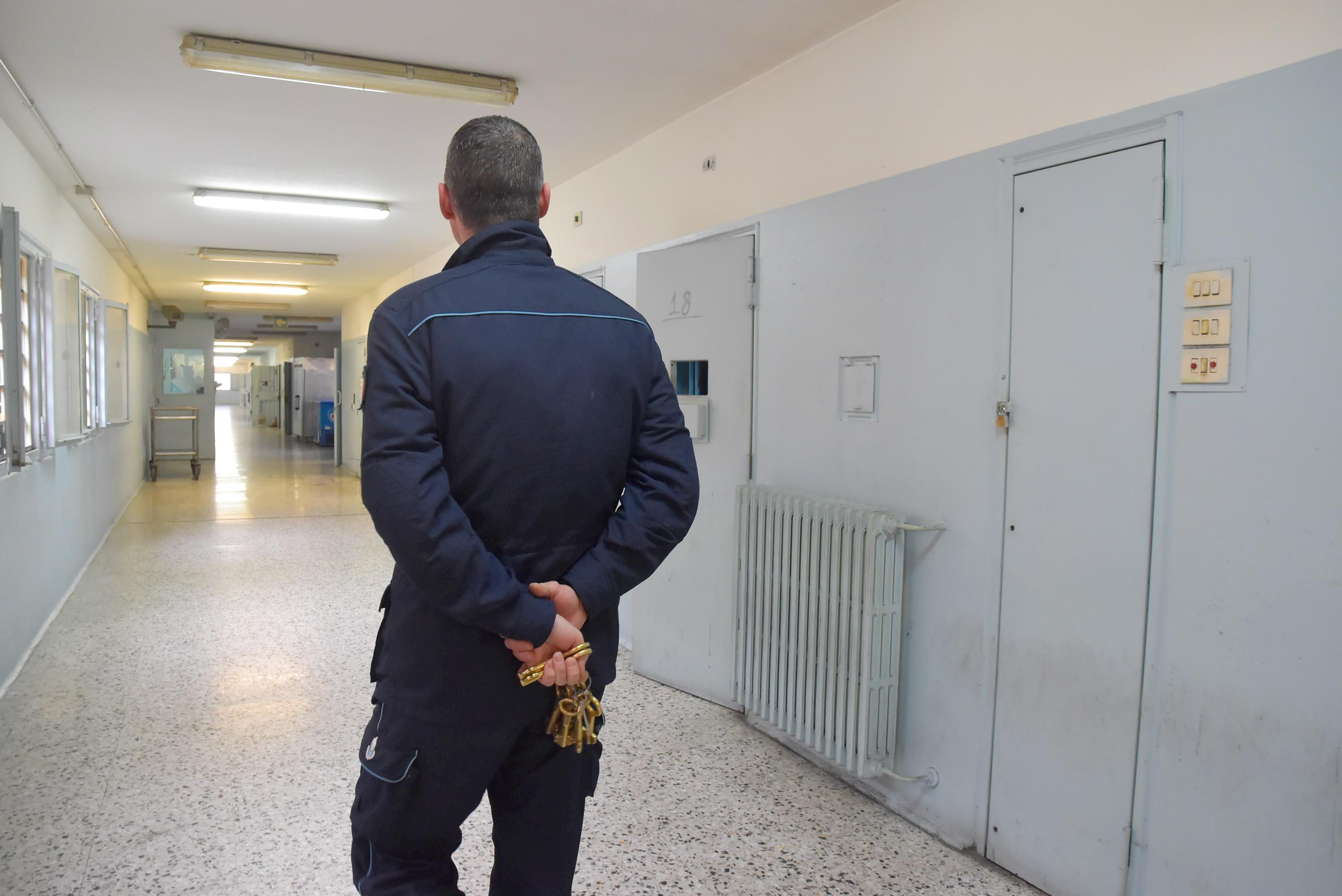 Pavia, fumo e fiamme nel carcere di Torre del Gallo: salvato detenuto 30enne