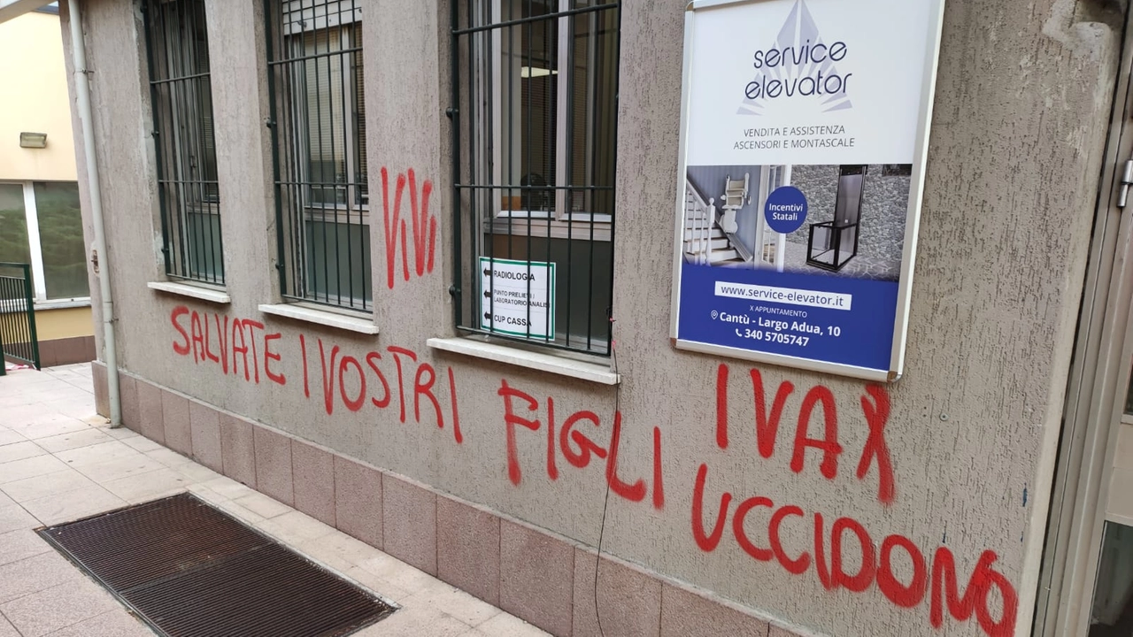 Una delle scritte no vax