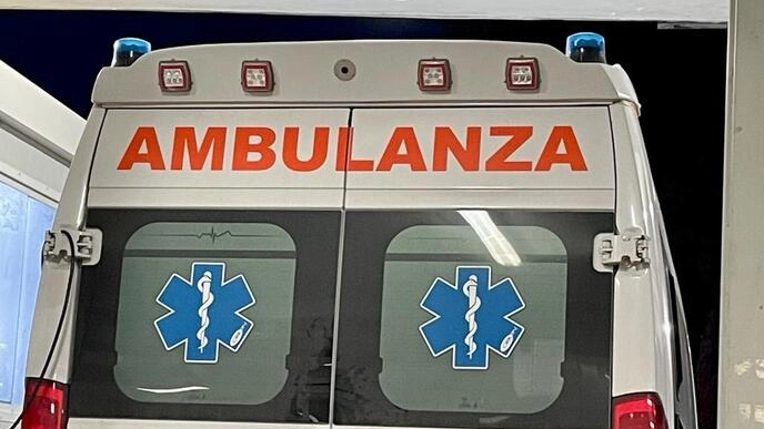 Sul posto sono intervenuti i sanitari del 118, i vigili del fuoco e la Polstrada