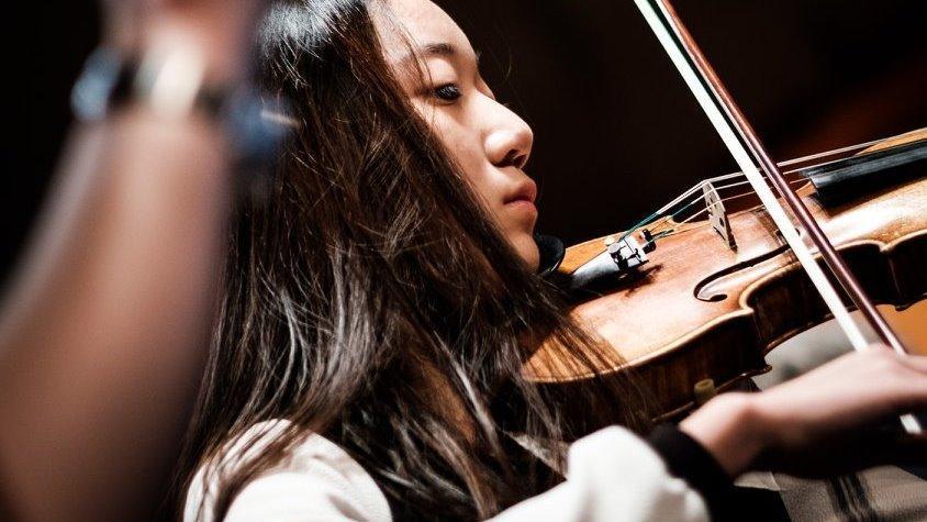 La violinista Ellie Choi: "Sotto pressione l’artista cresce"