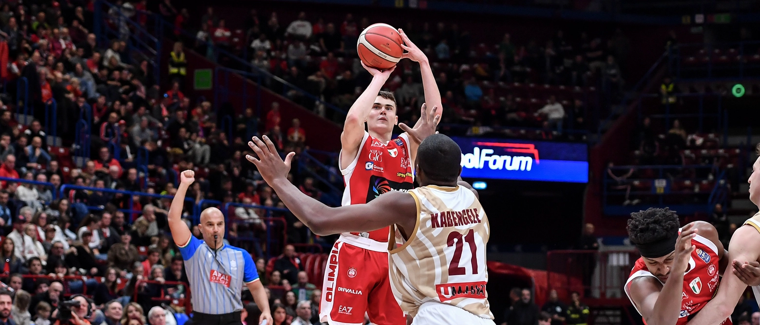 L'Armani vince 79-78, ma dal +20 del 27' rischia ancora una volta di rovinare tutto. Fondamentale il macedone con 17 punti e 10 assist