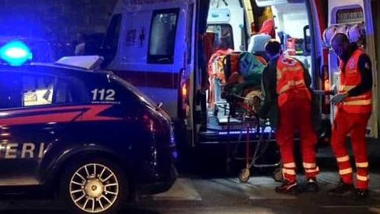 Desenzano del Garda, lite fuori da una discoteca: 20enne in ospedale con un taglio alla gola