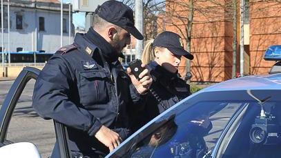 Paura al centro di accoglienza. Litiga e poi spacca gli arredi. Nei guai un richiedente asilo