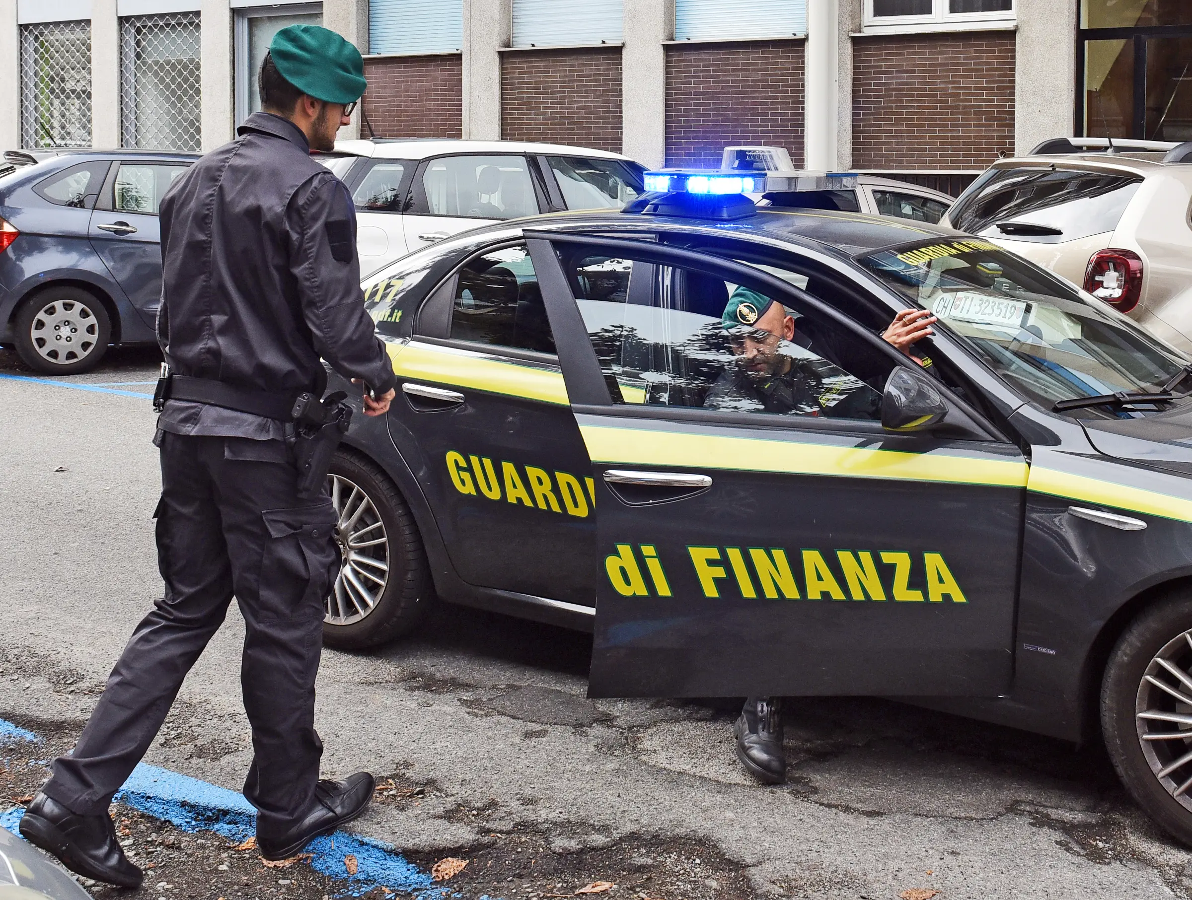 Non pagano cartelle esattoriali per 2,5 milioni: denunciati in cinque