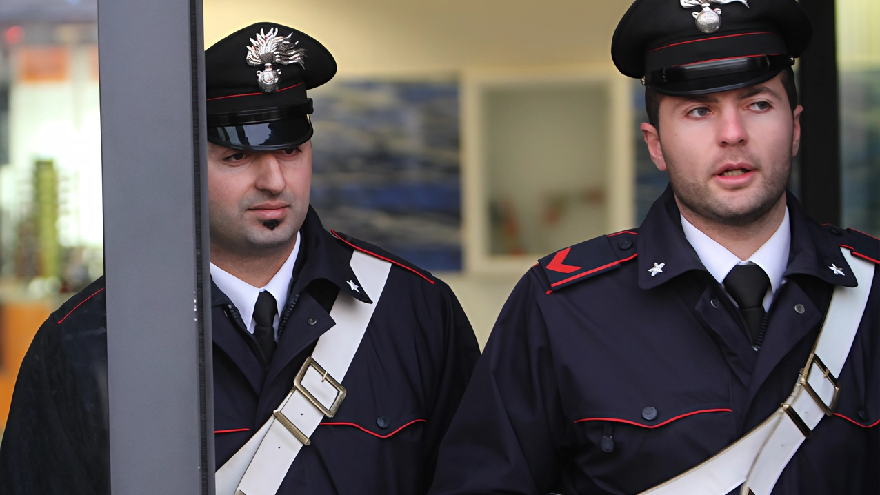 Il rapido intervento dei carabinieri della stazione di Monza ha consentito di bloccare il paziente fuori controllo e di arrestarlo in flagraza per resistenza e violenza a pubblico ufficiale