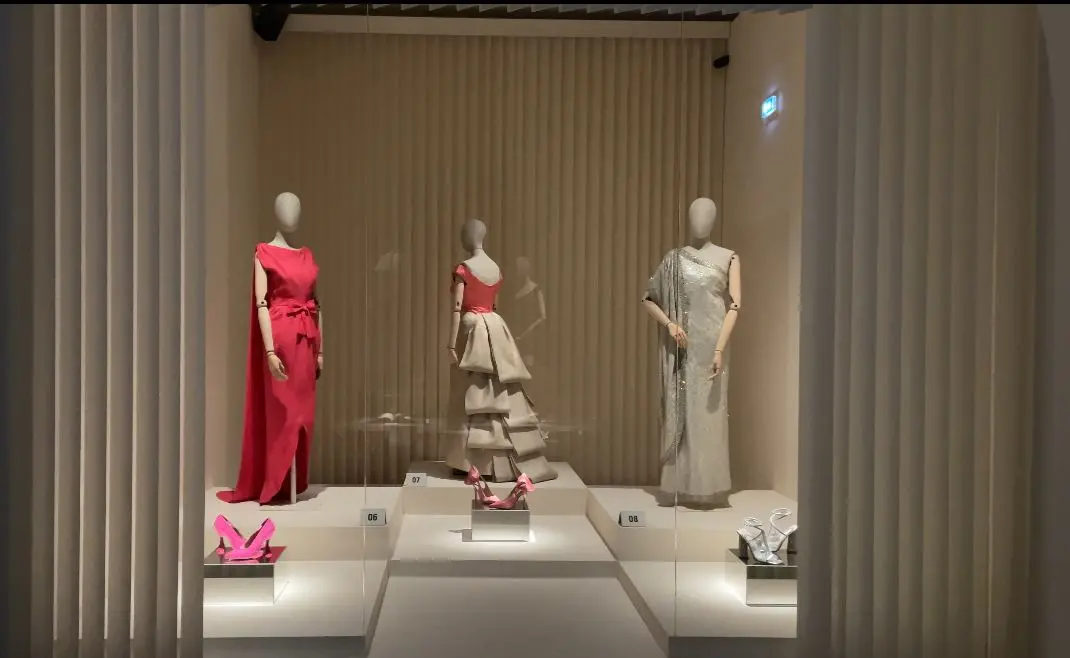 A Palazzo Morando la mostra dedicata a Balenciaga: esposti i look unici dello stilista spa