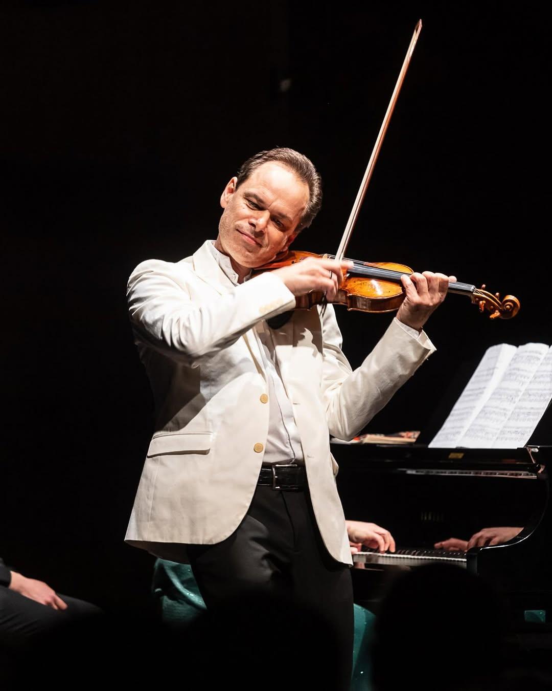 Benjamin Schmid, violino diabolico: “Il virtuosismo più abbagliante”. Il musicista in scena a Milano