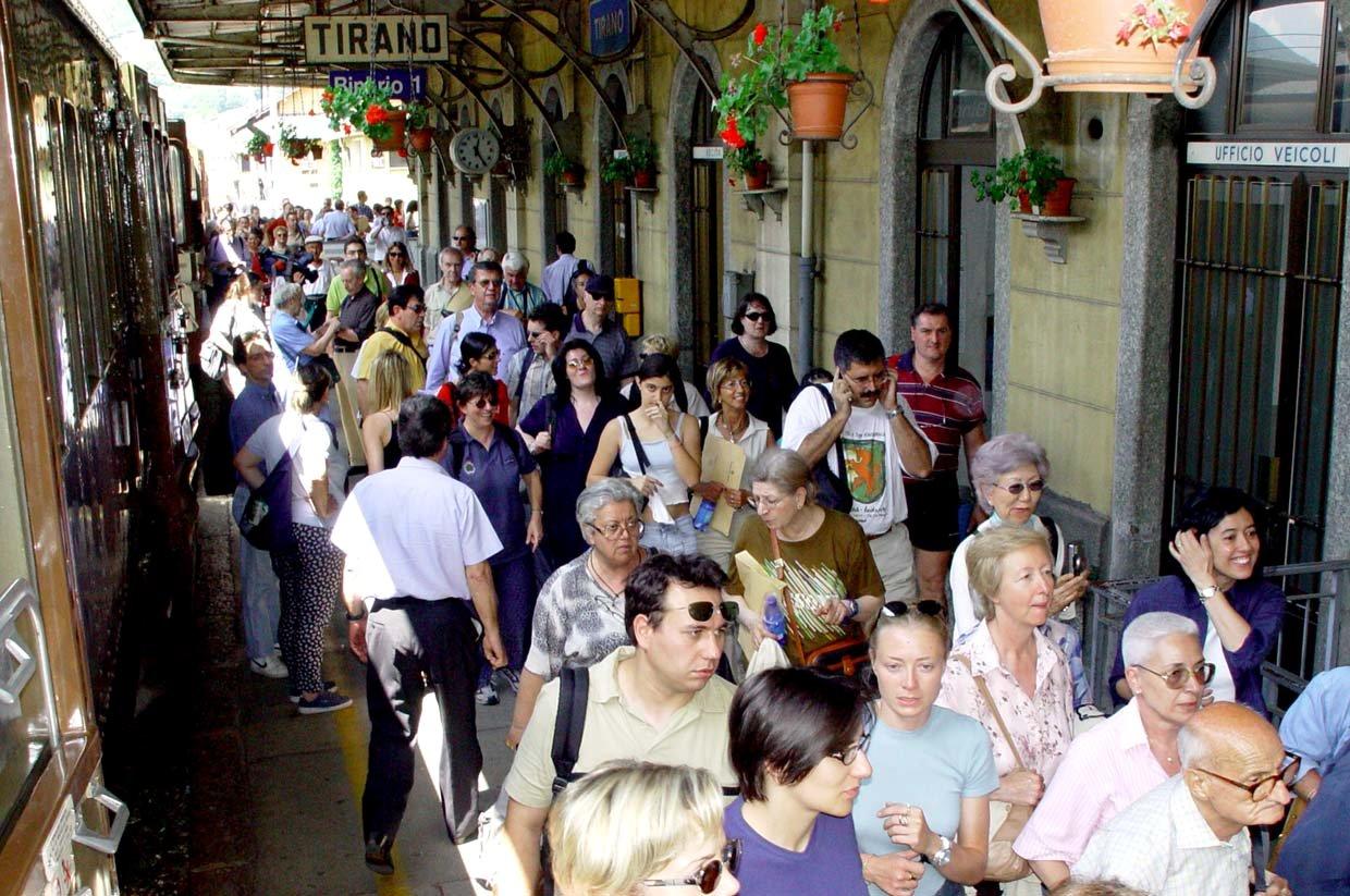 Tornano a circolare i treni tra Lecco e Tirano: conclusi tre mesi di lavoro sulla linea