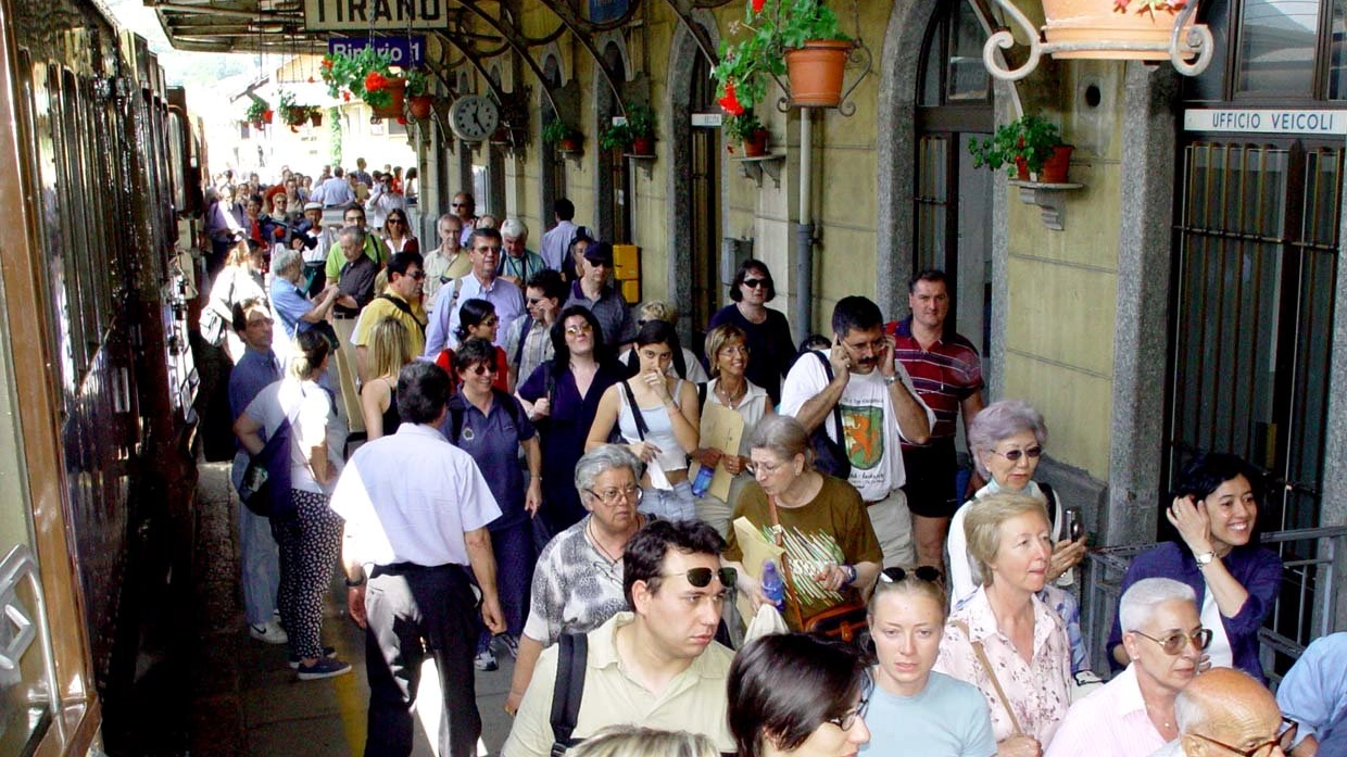 Dopo tre mesi di stop tornano a circolare da oggi i treni tra Tirano e Colico dopo i lavori sulla linea