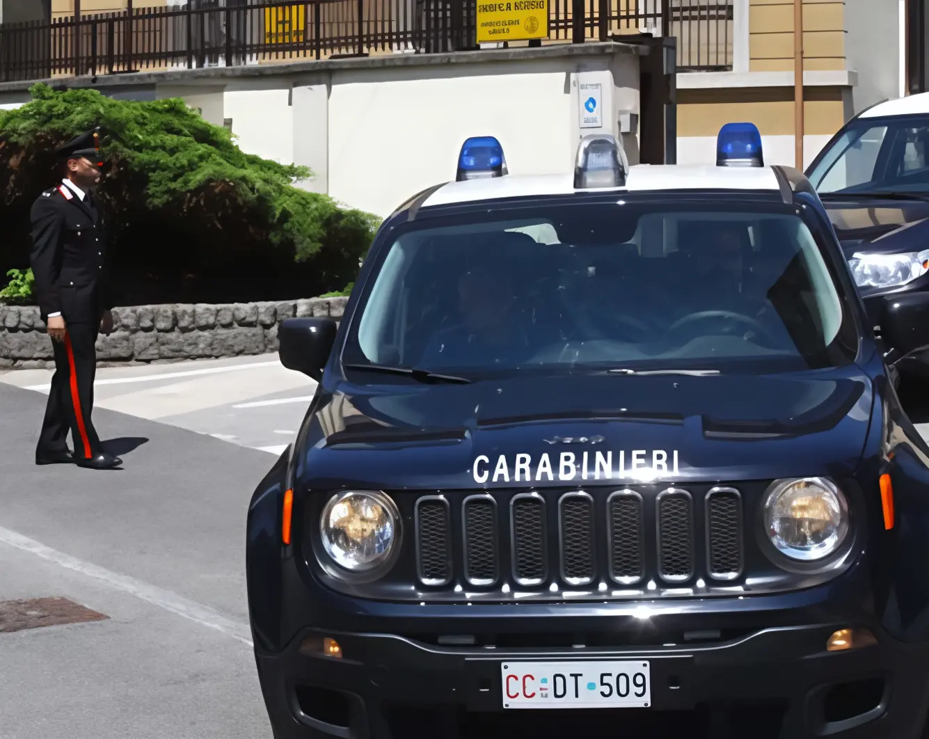 Paura al centro profughi. In pugno un coltello da cucina: voleva uccidere la responsabile