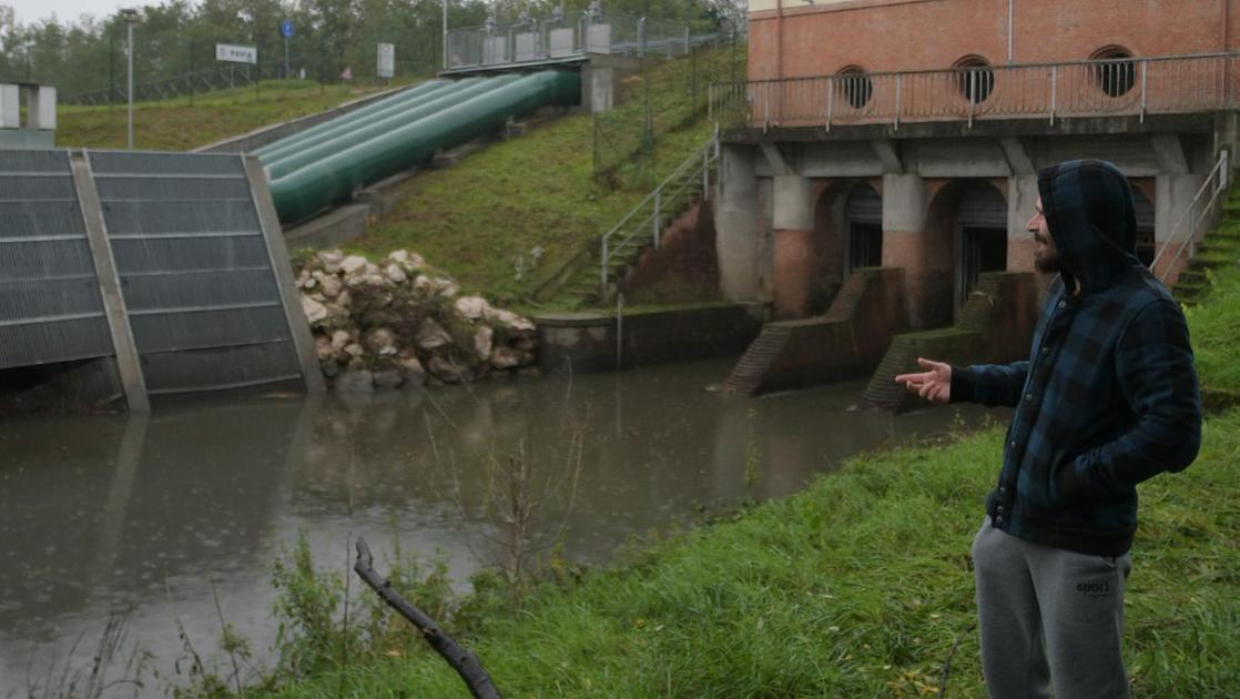 Attesa per la piena del Po, il Ticino fa paura: a Pavia piovono polemiche