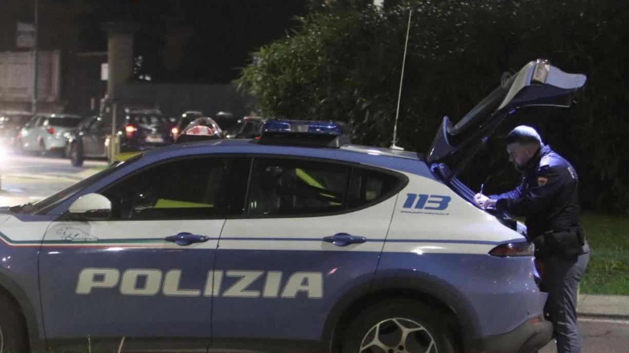 Li vede tutti i giorni davanti al supermercato in zona Centrale dove lavora come vigilante. Così li ha subito riconosciuti...