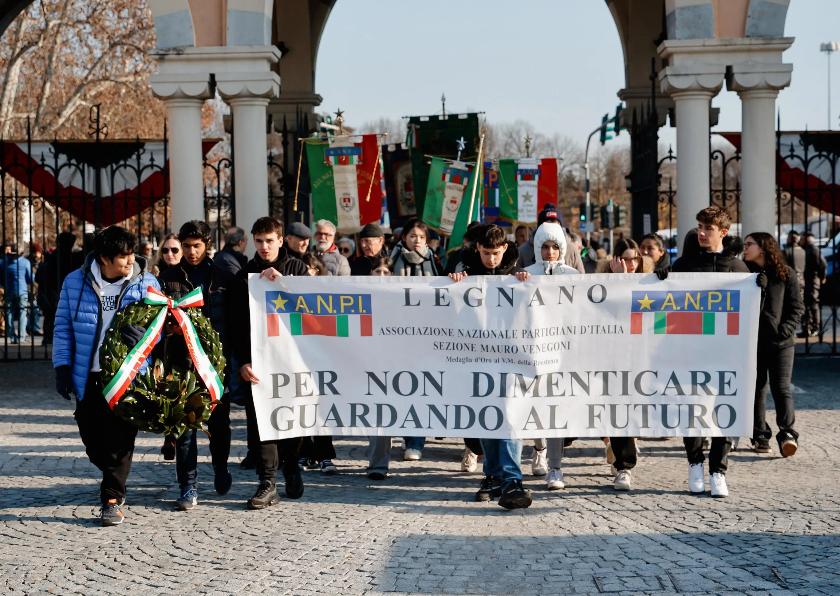 I deportati della Tosi. L’omaggio del sindaco: "Liberi anche grazie a voi"