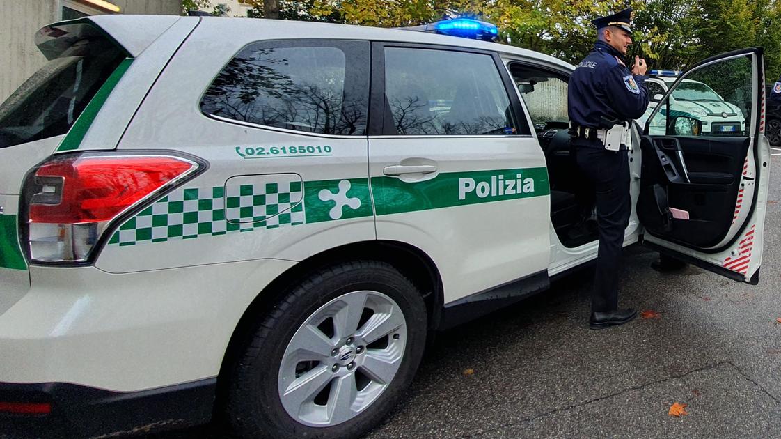 Guida senza patente un’auto sotto sequestro ed è positivo al pretest della droga: 42enne multato e denunciato