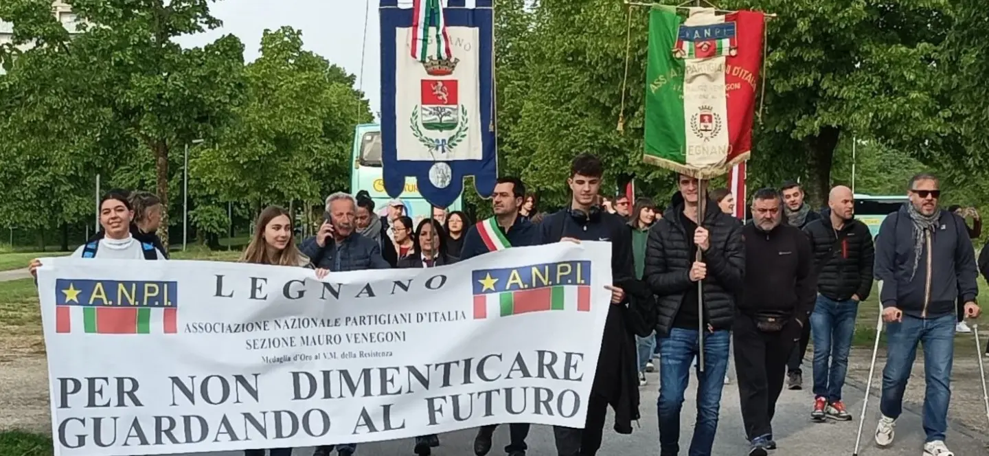 Studenti da Legnano al campo di sterminio col sindaco Radice: “Ragazzi, semi contro l’orrore”