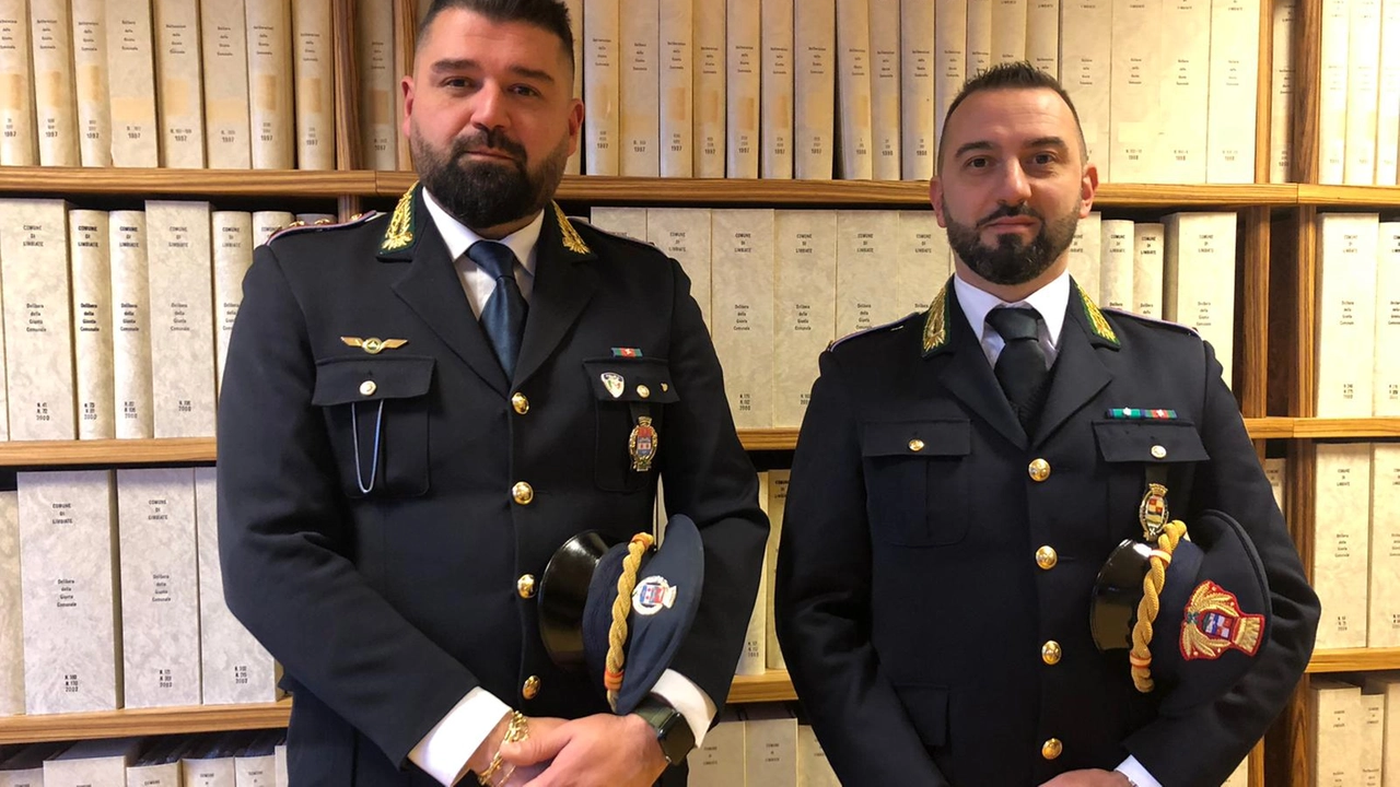 Da sinistra Pasquale Tardi (comandante della Polizia locale di Limbiate) e Claudio Camisasca (comandante della Locale di Varedo)