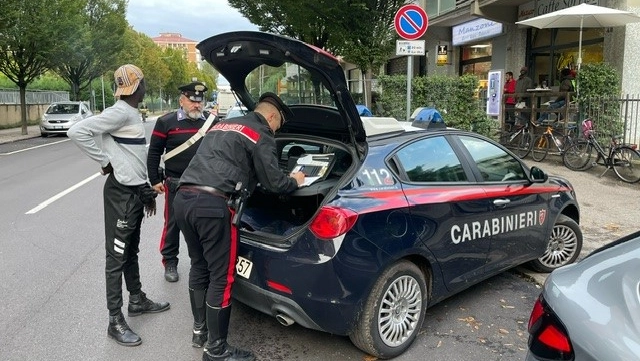 Provvidenziale la telefonata al 112 fatta da un passante che ha osservato la scena