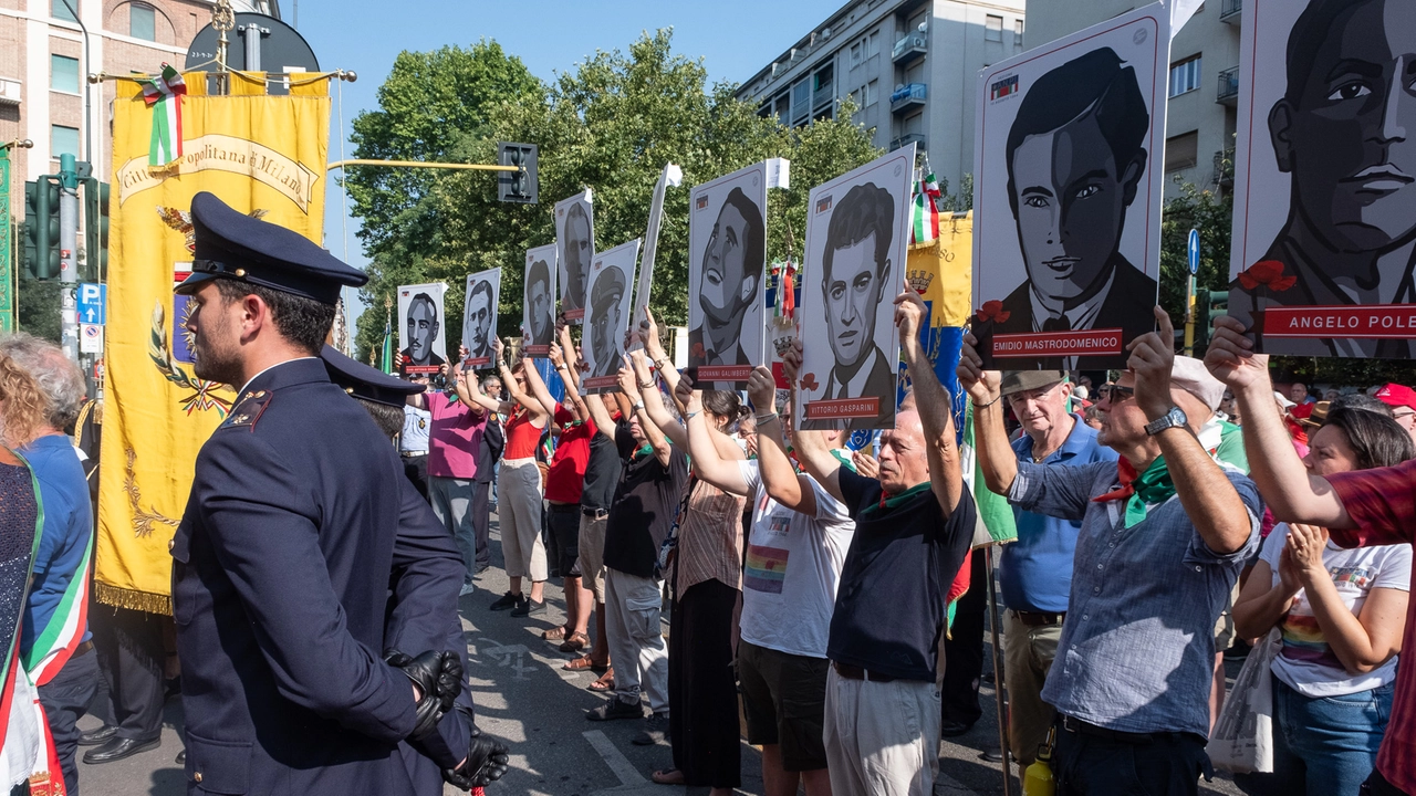 Sui cartelli, i volti e i nomi dei quindici martiri antifascisti