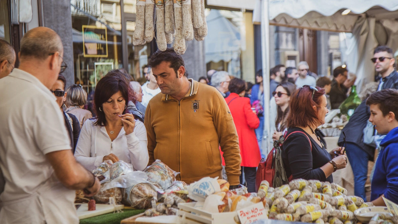 Dal 4 al 6 ottobre incontri culturali, premiazioni e showcooking. Con la novità delle maxi-installazioni golose