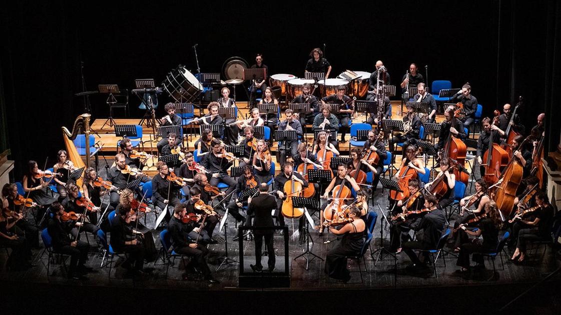 La sinfonia urbana. Concerti dalla Reggia alle case popolari