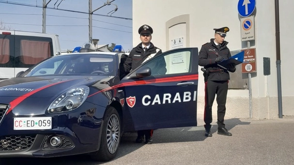 Indagini dei carabinieri di Mariano Comense 