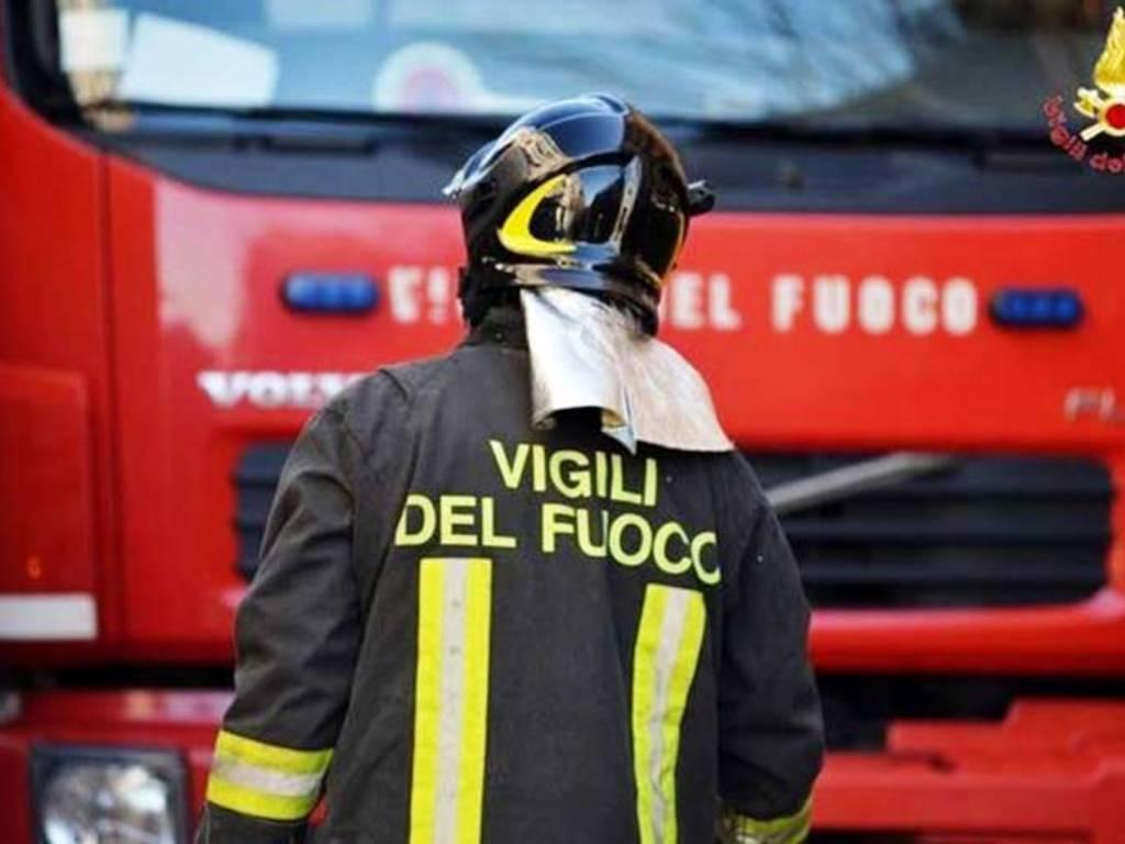 Monza, cade in un tombino: paura in via Manzoni