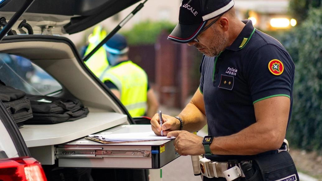 L'Amministrazione comunale di Iseo aprirà 160 nuovi parcheggi gratuiti senza asfaltare nuove aree, recuperando spazi già destinati alla sosta. I primi due parcheggi sono stati aperti in via Roma e via Gorzoni, per far fronte alla crescente richiesta di posti auto.