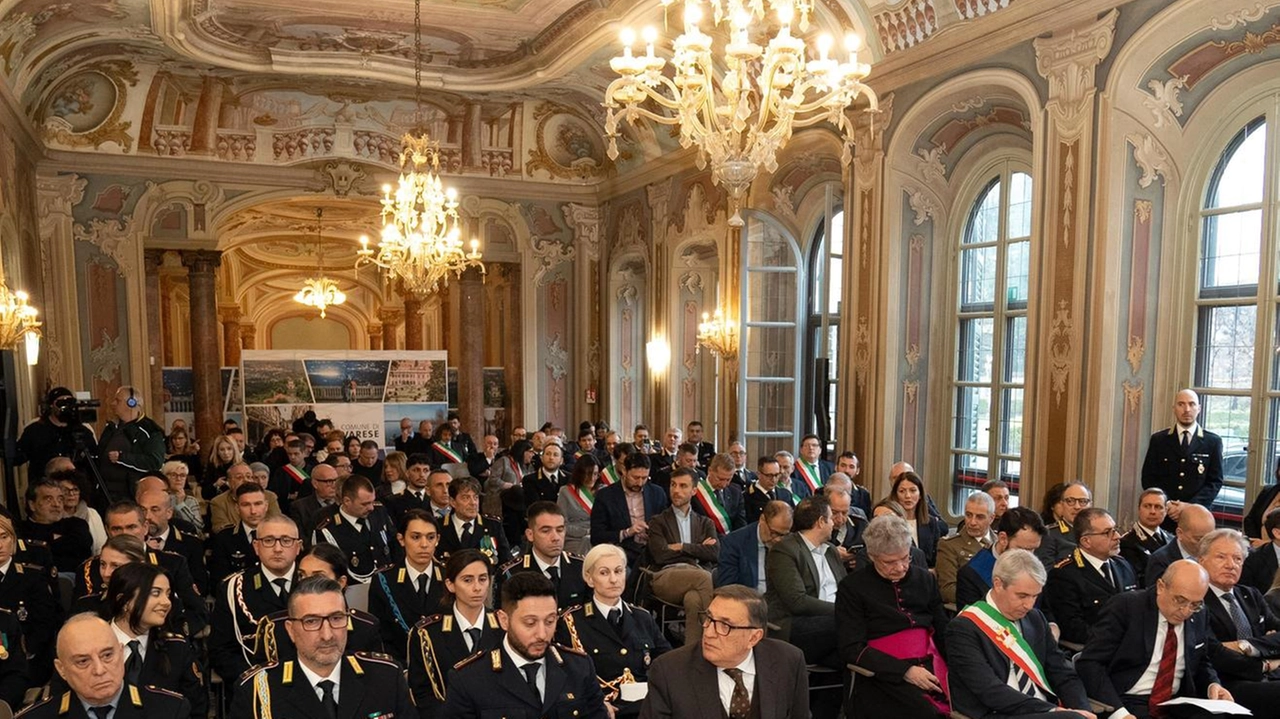 Le autorità presenti a Palazzo Estense per la festa di San Sebastiano della polizia locale