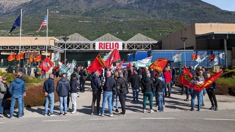 Un lento e inesorabile declino. Le maestranze: “Benefici dal territorio, tutelateci”