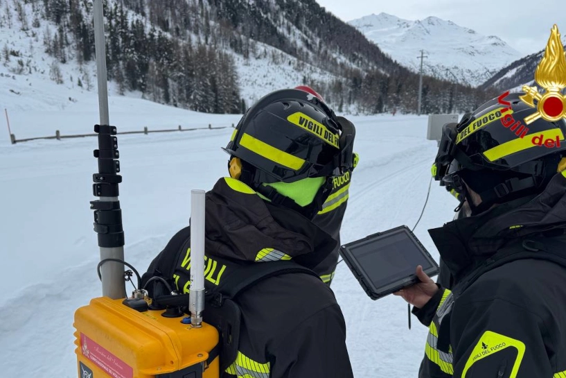 I vigili del fuoco con l'Imsi catcher