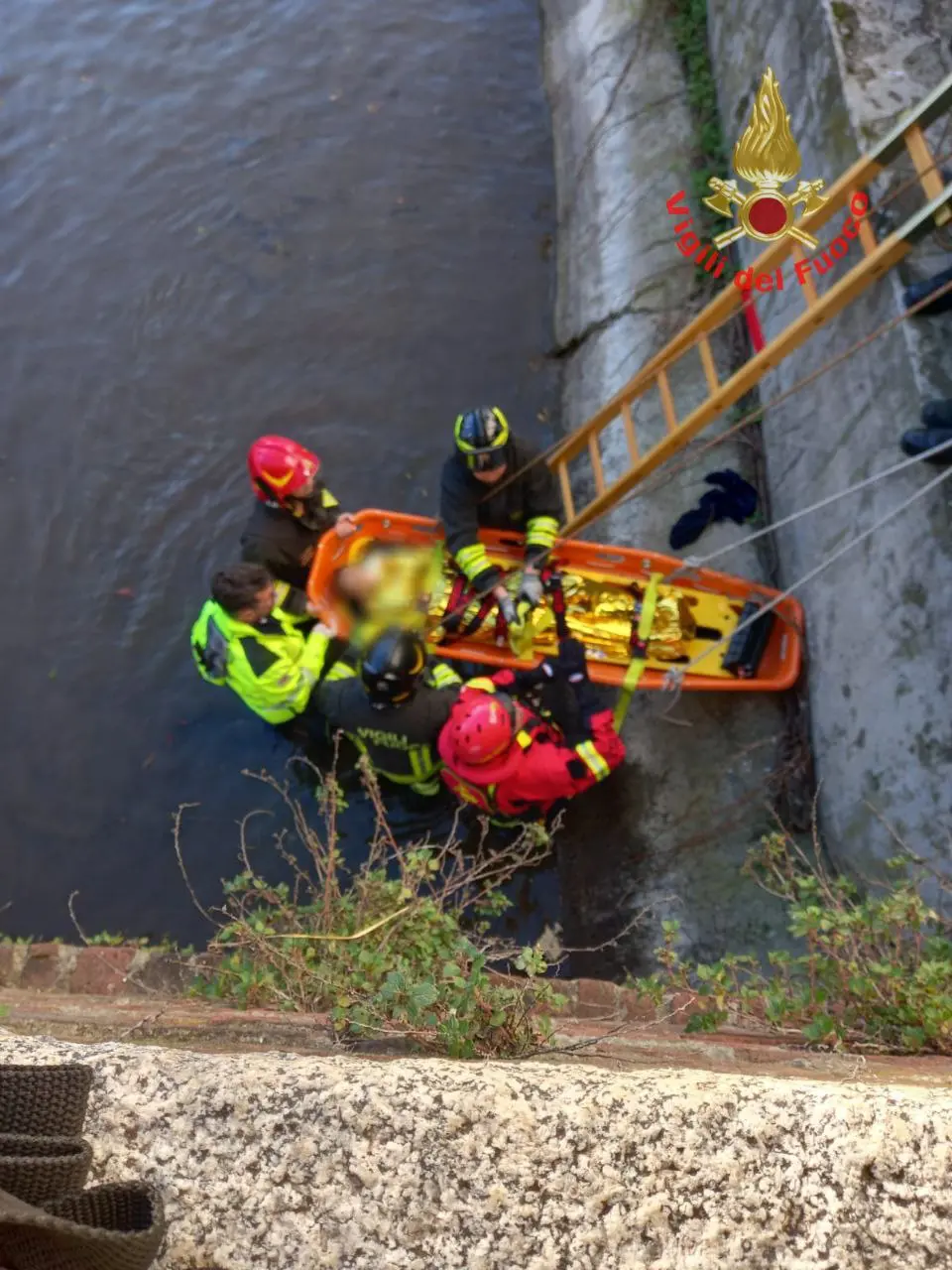 Monza, donna salvata dalle gelide acque del Lambro