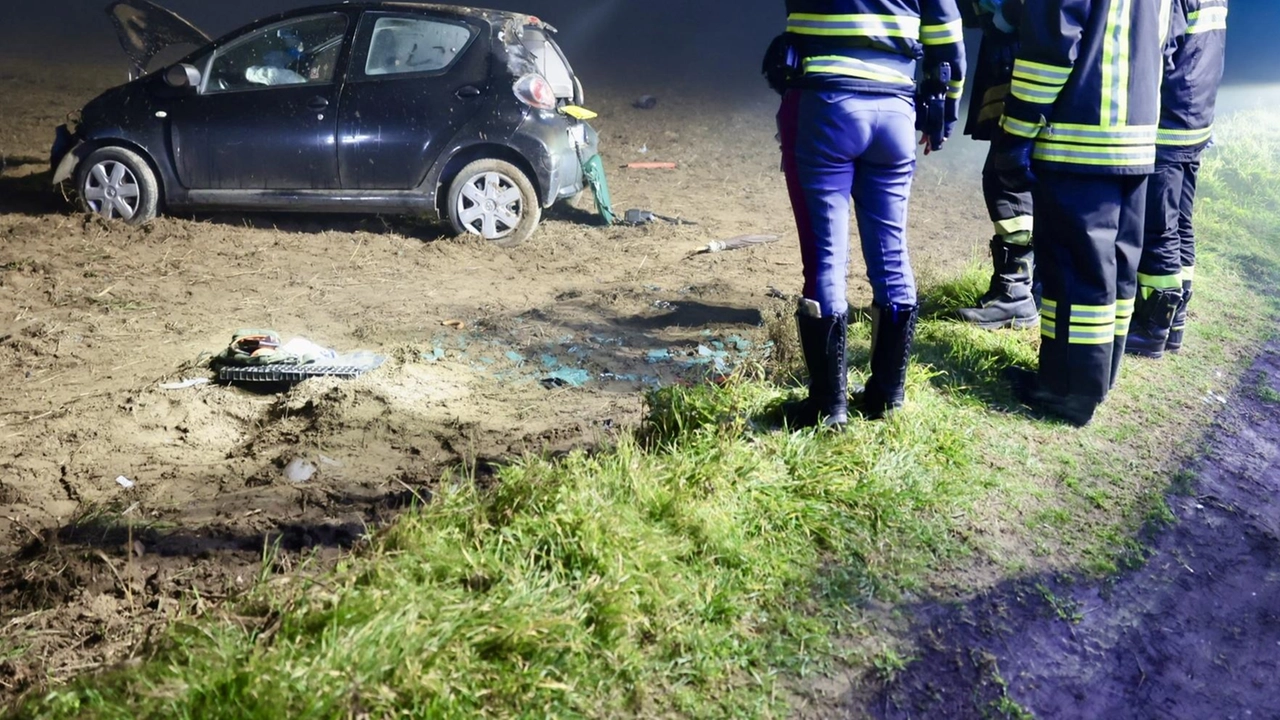 Lo schianto di Gambolò. La vittima di 43 anni  tradita dalla nebbia fitta