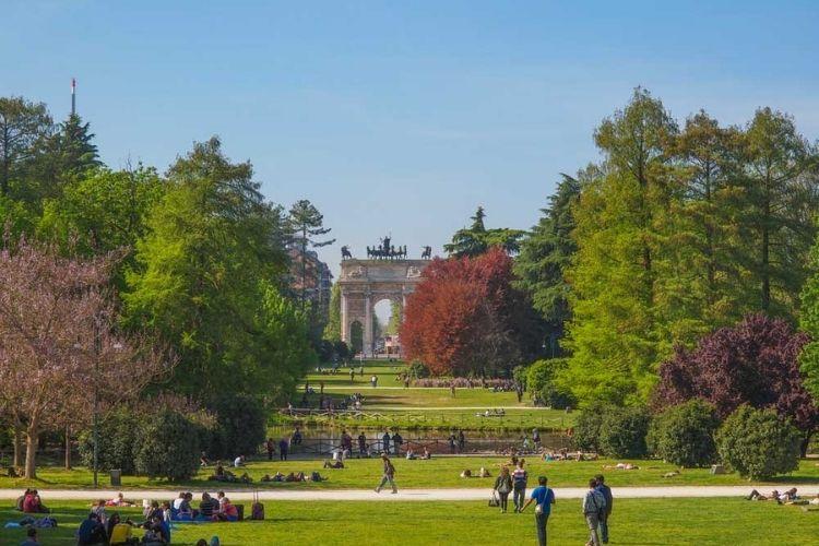 Orari d’apertura del Parco Sempione più lunghi. Il Municipio 1 chiede al Comune una proroga anche per i Giardini Montanelli di via Palestro