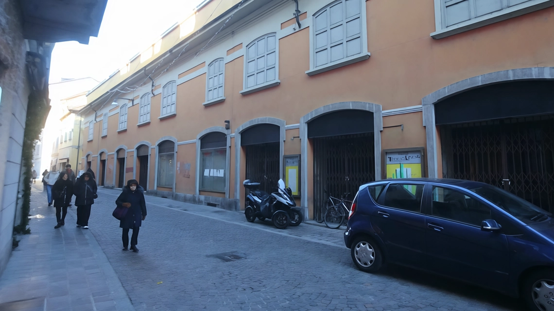 Natale, tempo di giostre e mercatini, ma non basta il “paese dei balocchi“ per pochi giorni, per tenere vivo il...