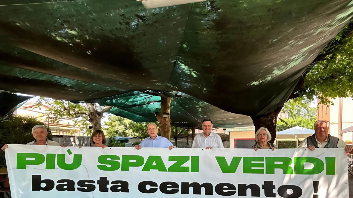 Una manifestazione del Coordinamento che riunisce 18 comitati di quartiere