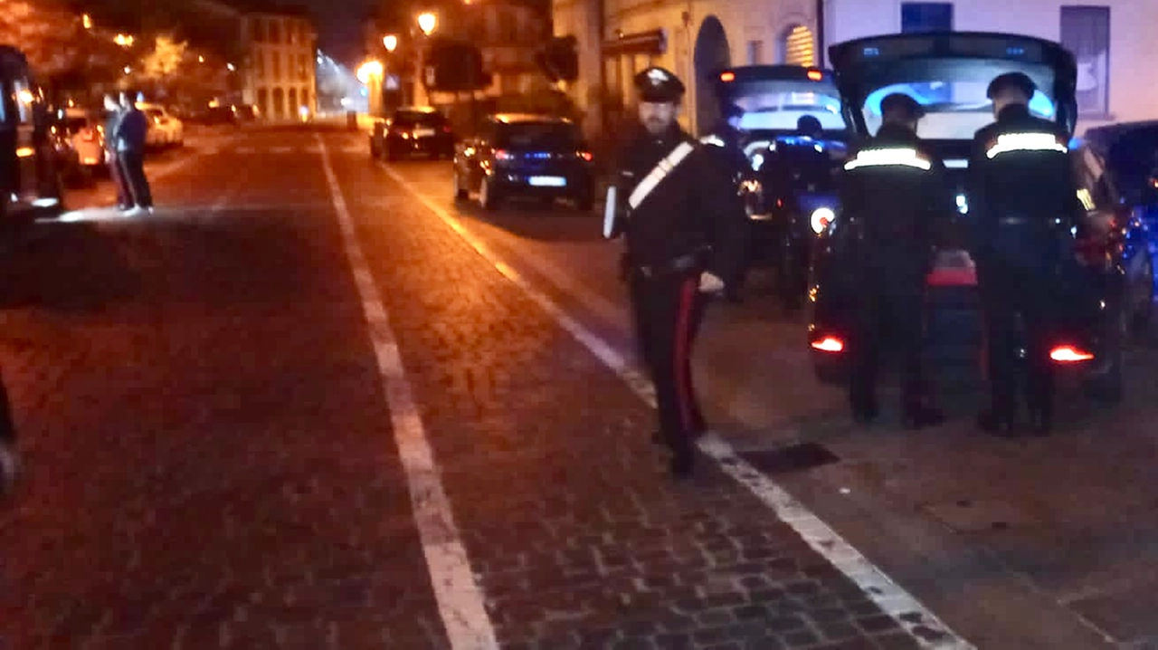 Carabinieri intervenuti a Locate Varesino