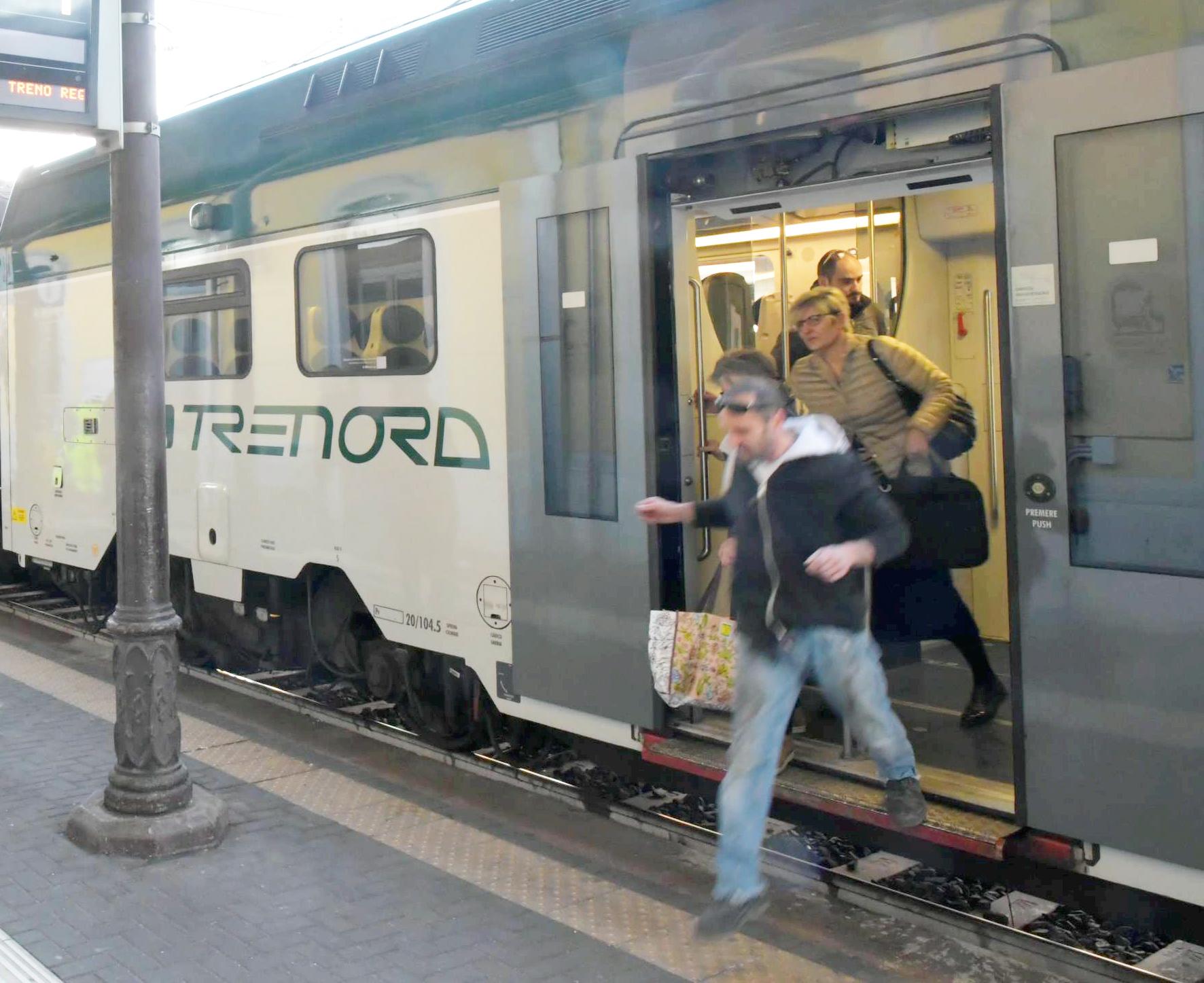 “Meno corse nelle stazioni di Milano. Così migliora la puntualità dei treni”